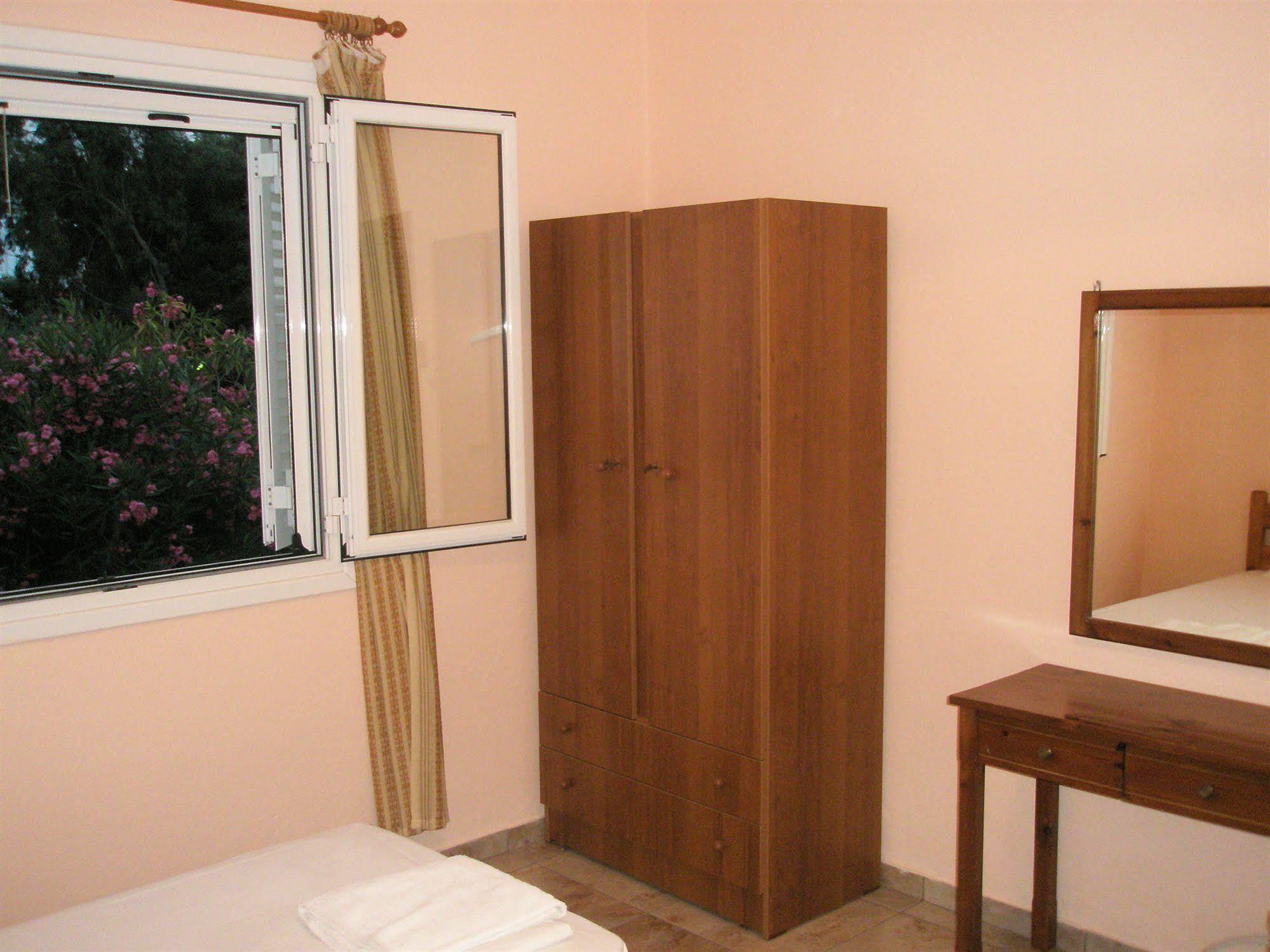 Faliraki Apartments Benitses  Dış mekan fotoğraf