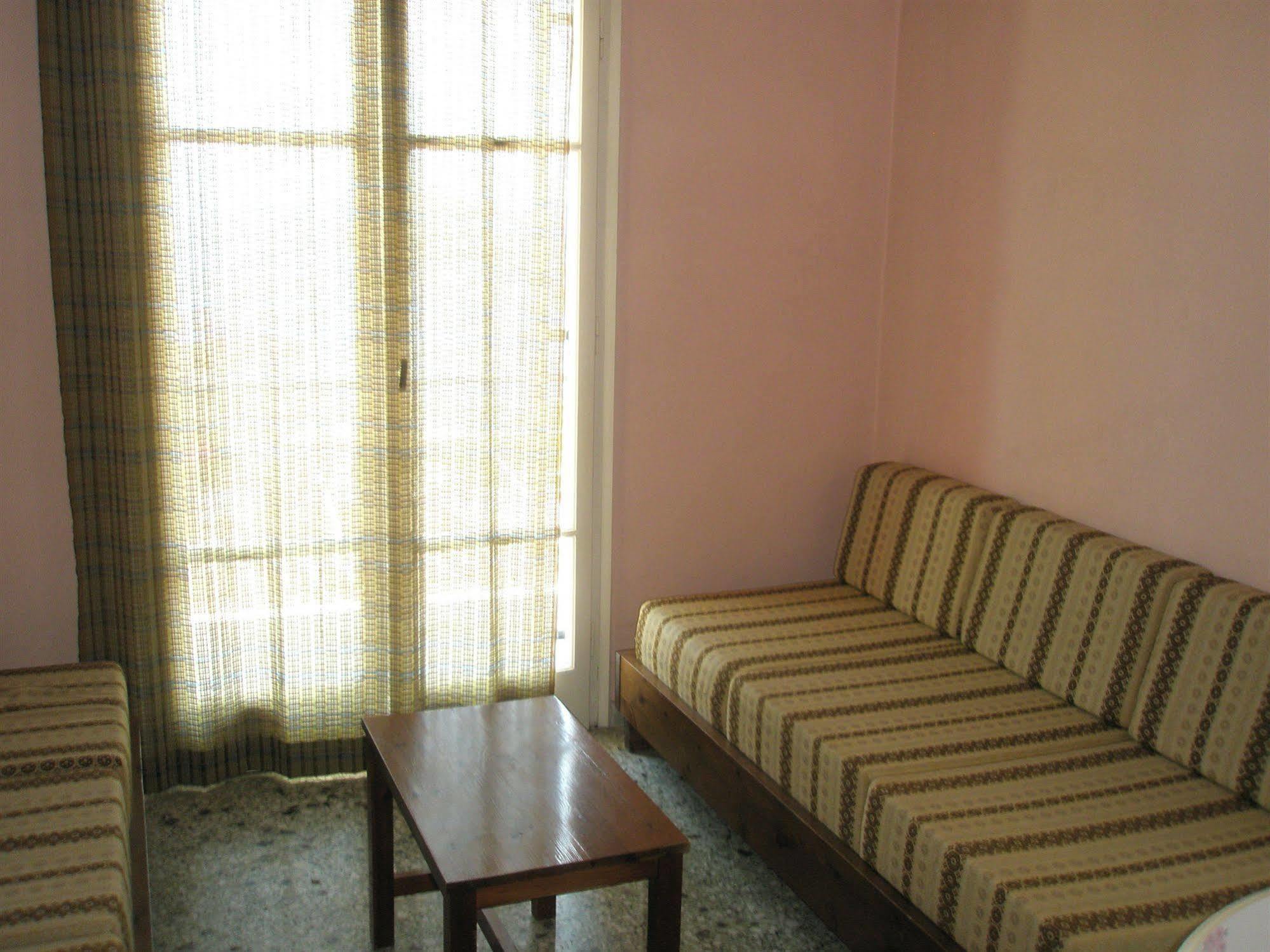 Faliraki Apartments Benitses  Dış mekan fotoğraf